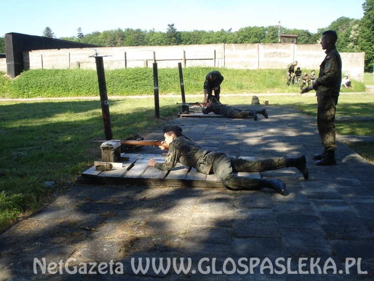 Klasa mundurowa z ZSEiT na obozie wojskowym