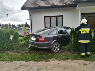 nastolatek wjechał w płot