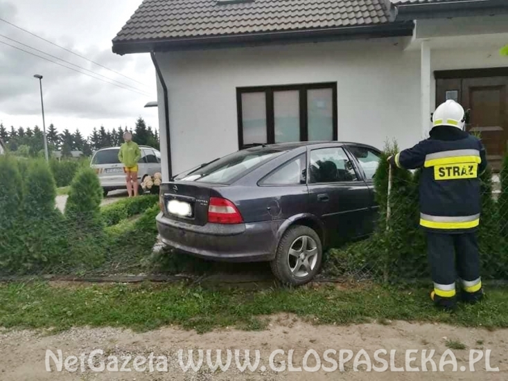 nastolatek wjechał w płot