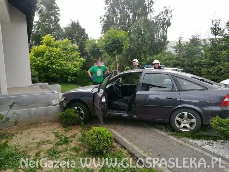 nastolatek wjechał w płot