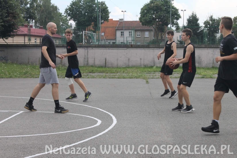 Dwie drużyny zagrały na boisku przy ul. Piłsudskiego