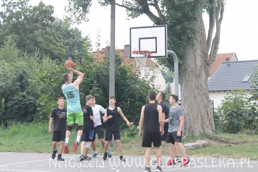 Dwie drużyny zagrały na boisku przy ul. Piłsudskiego