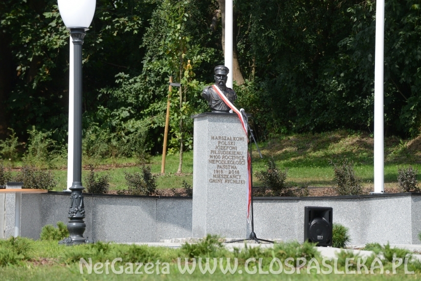 Piłsudski – czy tylko bohater?