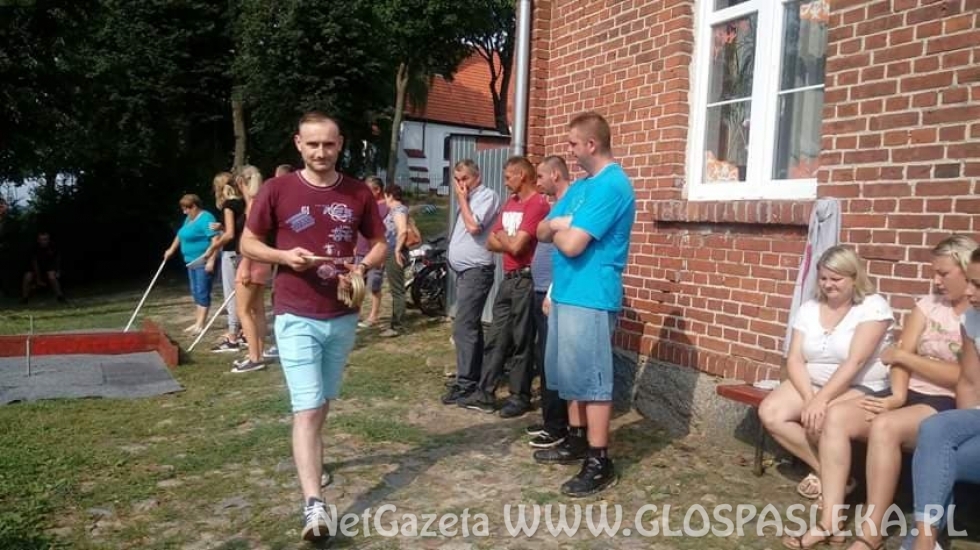 rzut podkową w Skowronach