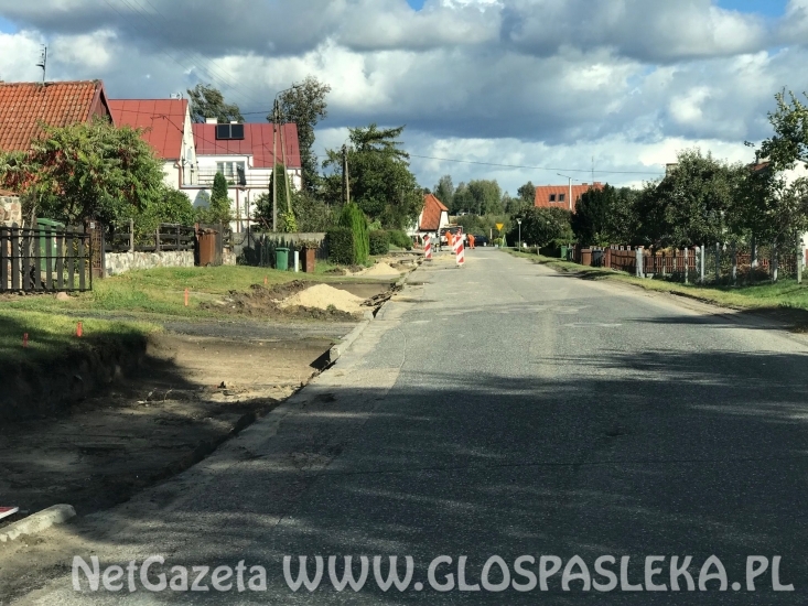 Ruszyła budowa chodnika na ul. Traugutta