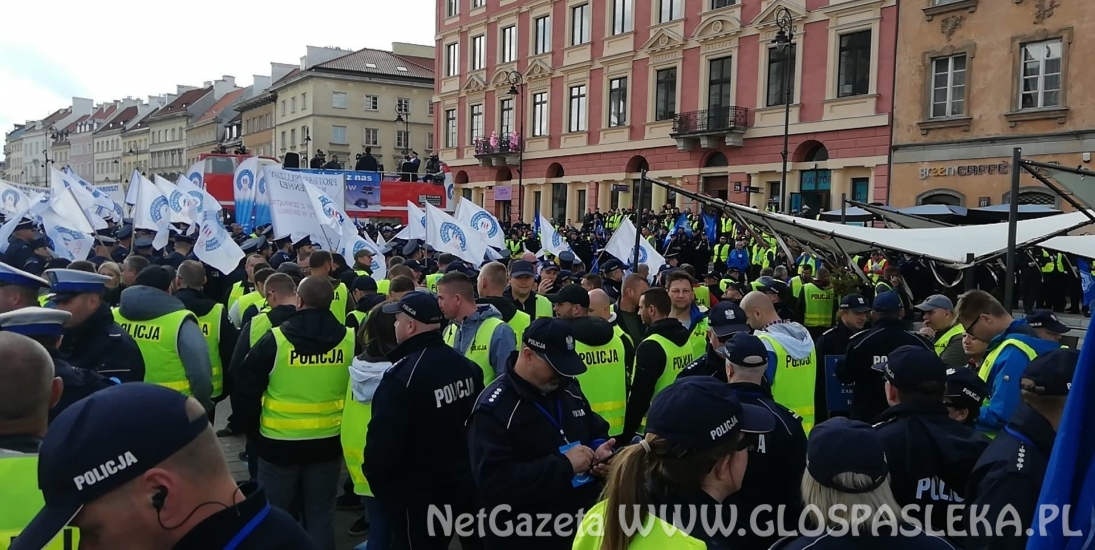 policjanci w Warszawie