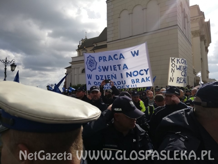 policjanci w Warszawie