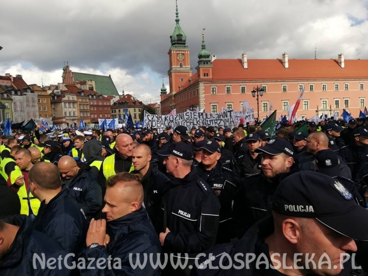 policjanci w Warszawie