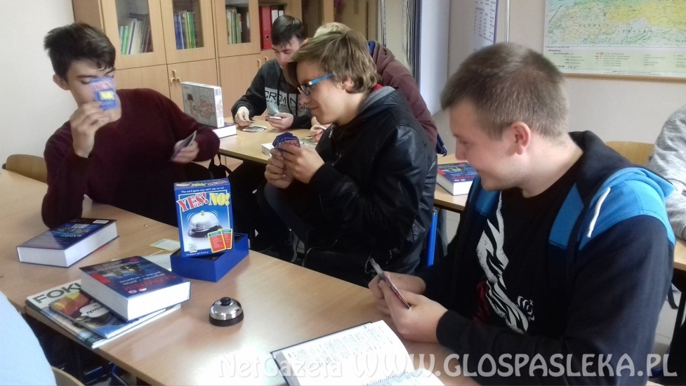 Doposażenie gabinetów lekcyjnych w ZSEiT