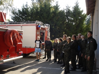 Mundurowi z ZSEiT u strażaków