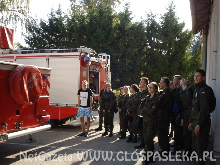 Mundurowi z ZSEiT u strażaków