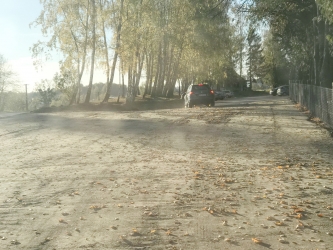 Teren przy cmentarzu utwardzony