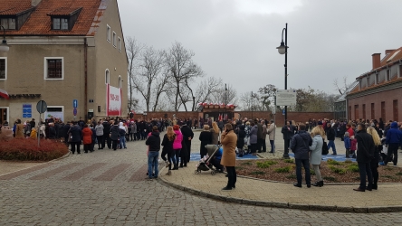 Pod biało - czerwonym sztandarem