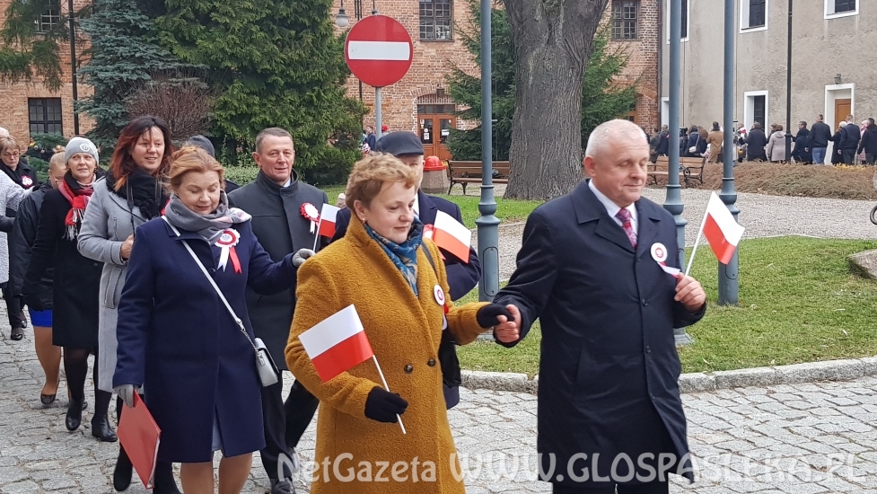 Pod biało - czerwonym sztandarem