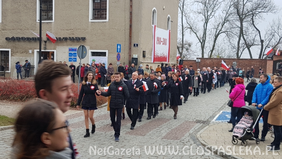 Pod biało - czerwonym sztandarem