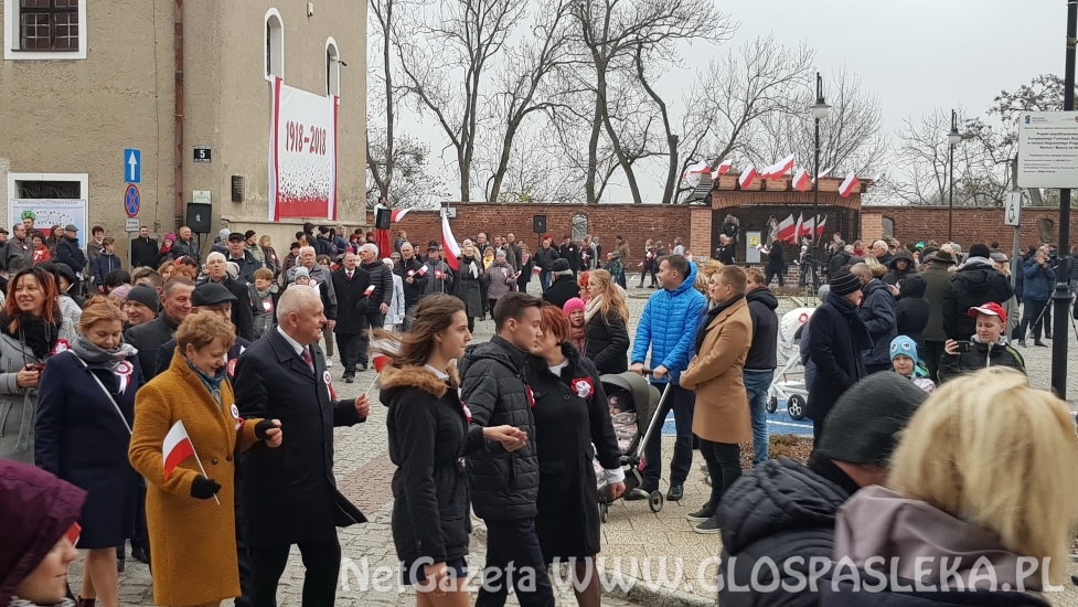 Pod biało - czerwonym sztandarem