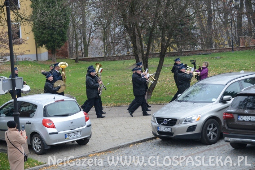 Pod biało - czerwonym sztandarem