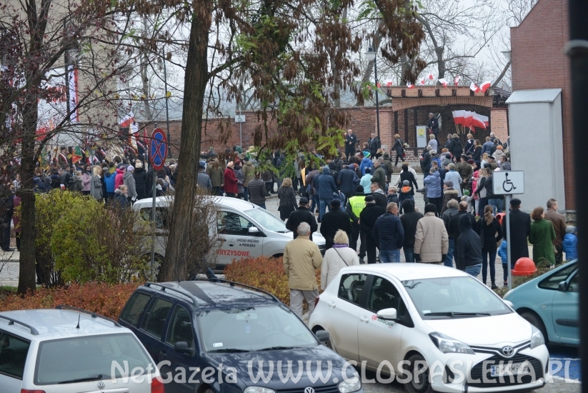 Pod biało - czerwonym sztandarem