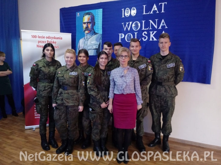 Kadeci ZSEiT na obchodach Święta Niepodległości w Bielicy