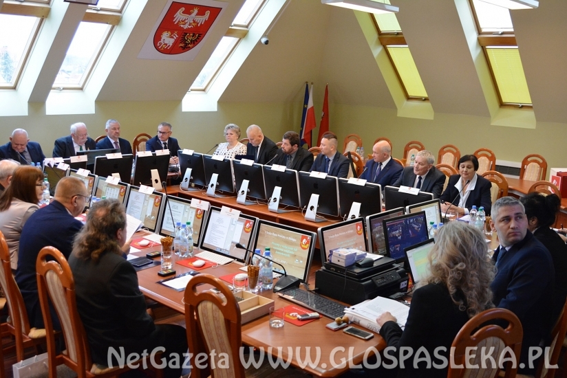 pierwsza sesja w powiecie 