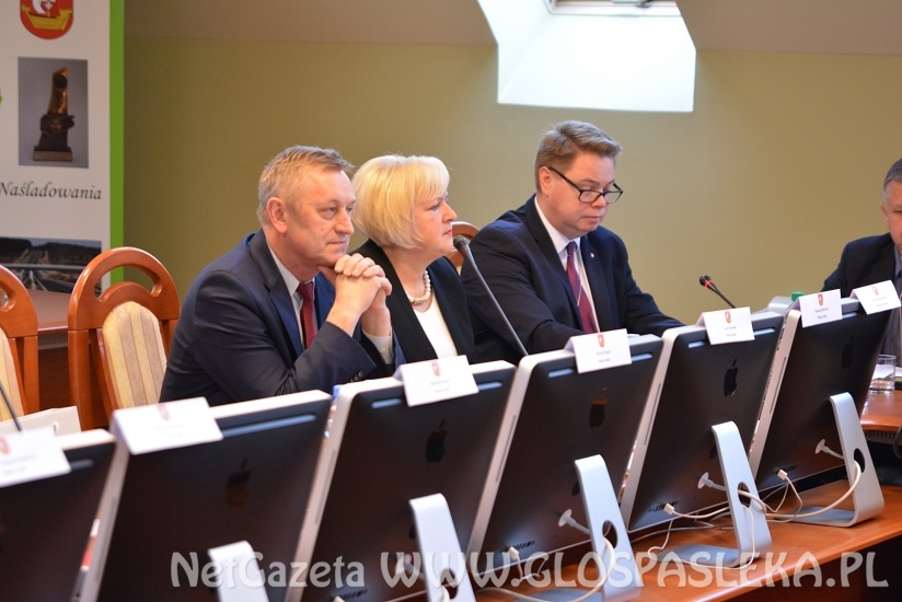 pierwsza sesja w powiecie 