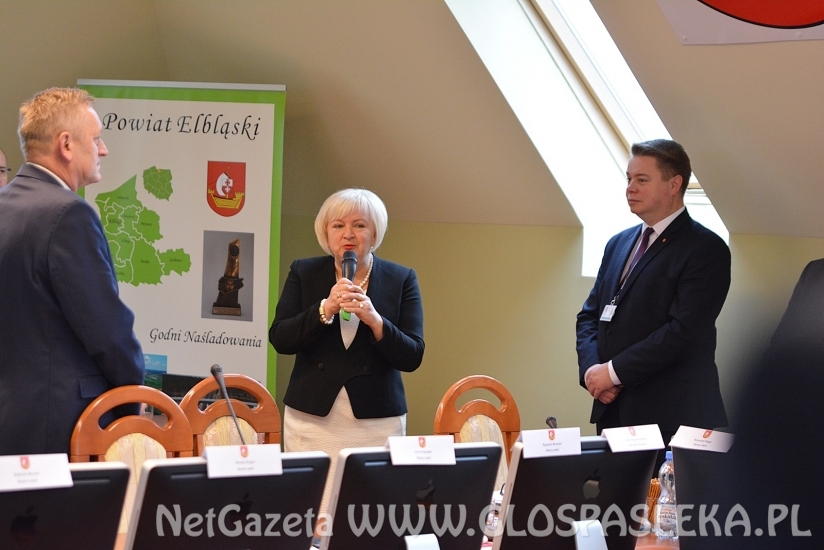 pierwsza sesja w powiecie 