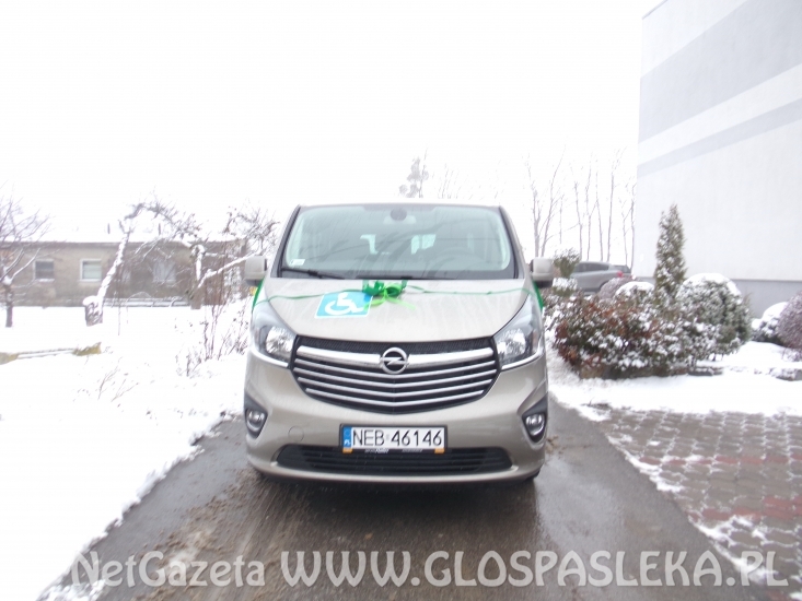 Nowy bus dla szkoły