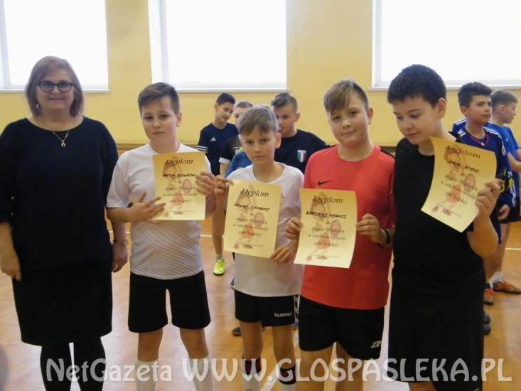 Turniej piłki halowej w SP nr 1