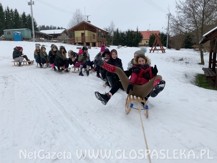 Kulig, ognisko i lepienie bałwana