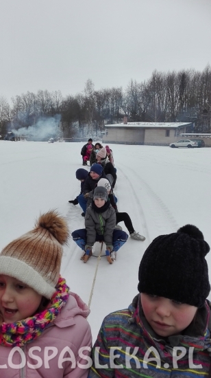 Kulig, ognisko i lepienie bałwana