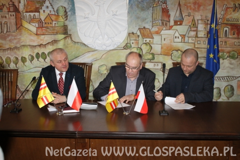 Podpisanie umów z organizacjami pozarządowymi - 2019