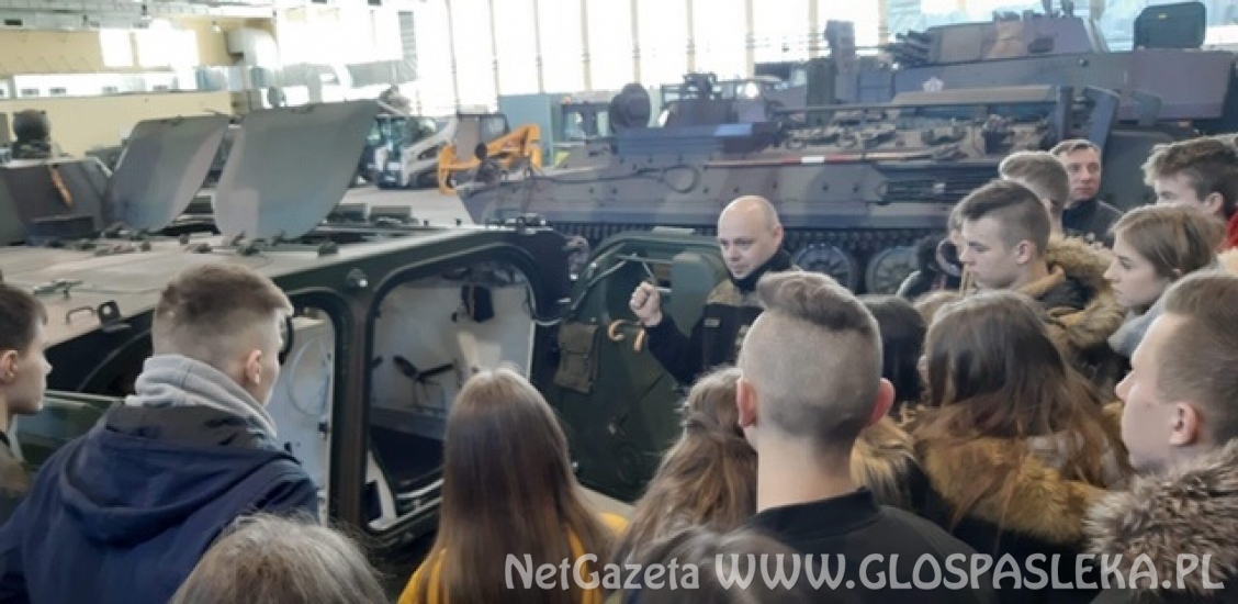 Uczniowie ZSEiT w Warszawie