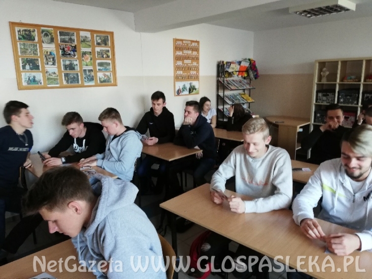 O cyberprzemocy w ZSEiT