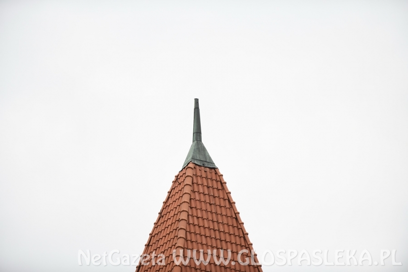 Spadł krzyż i kapsuła z wieży kościoła w Mariance