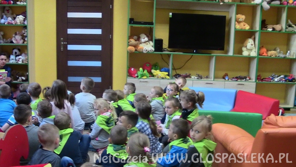 Przedszkolaki w bibliotece