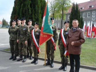 Kadeci z ZSEiT na święcie pułku wsparcia dowodzenia