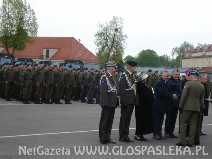 Kadeci z ZSEiT na święcie pułku wsparcia dowodzenia