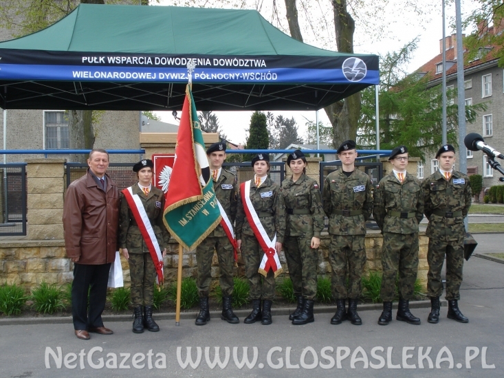 Kadeci z ZSEiT na święcie pułku wsparcia dowodzenia