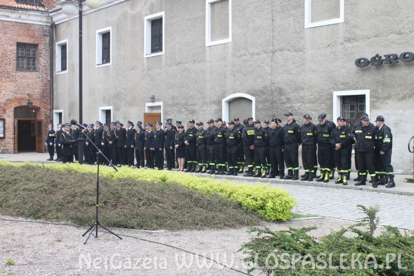 Dzień Strażaka w deszczu