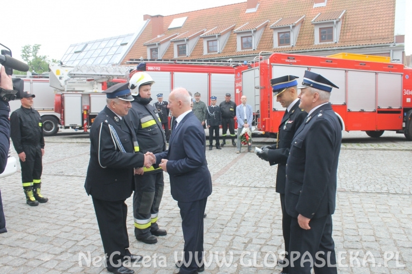 Dzień Strażaka w deszczu