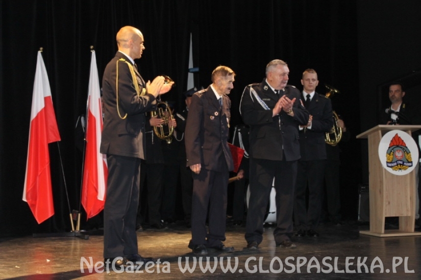 Dzień Strażaka w deszczu