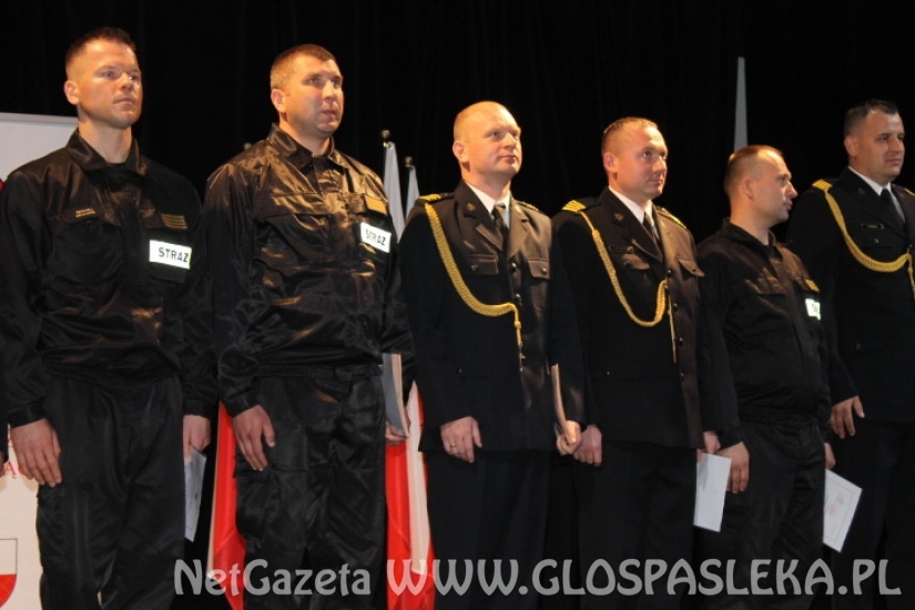 Dzień Strażaka w deszczu