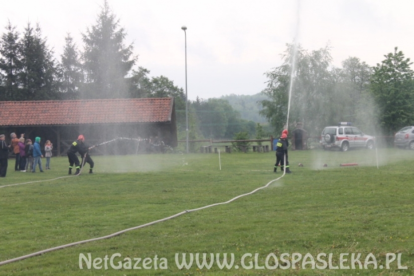 Dzień Strażaka w deszczu