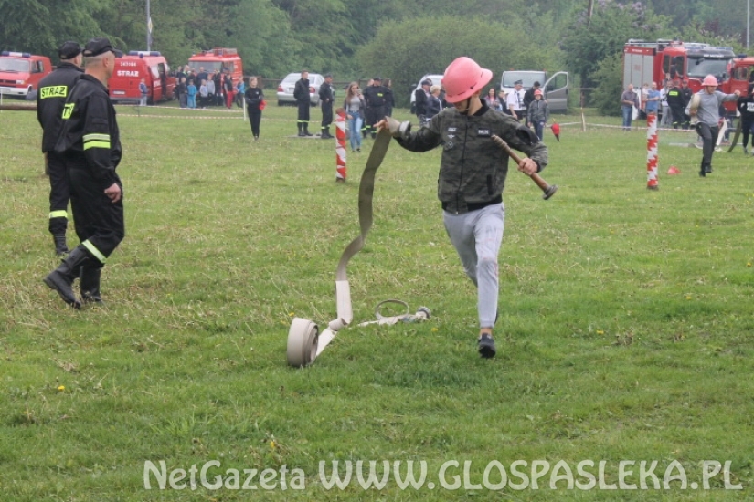 Dzień Strażaka w deszczu