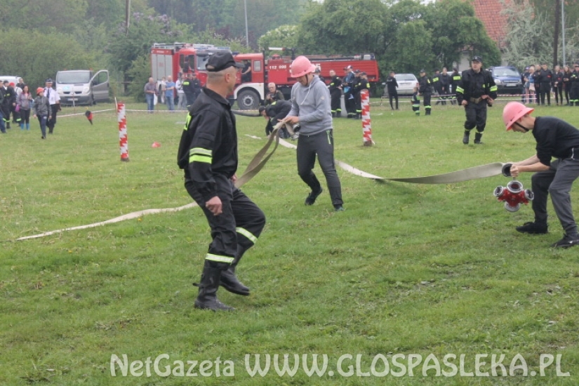 Dzień Strażaka w deszczu