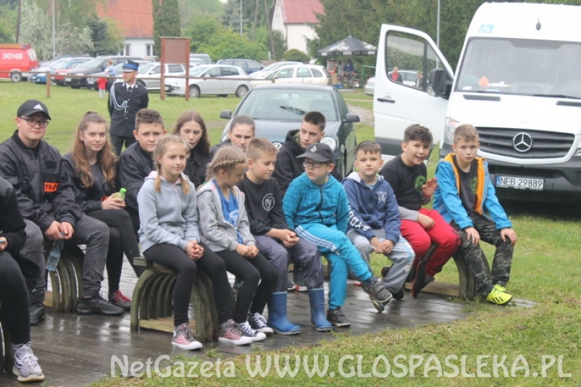 Dzień Strażaka w deszczu