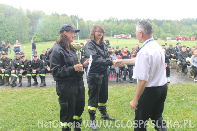 Dzień Strażaka w deszczu