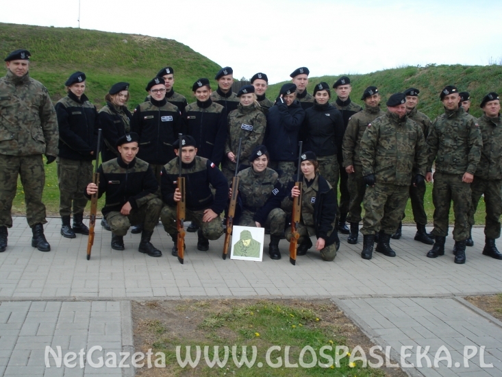 II mundurowa z ZSEiT na obozie szkoleniowym