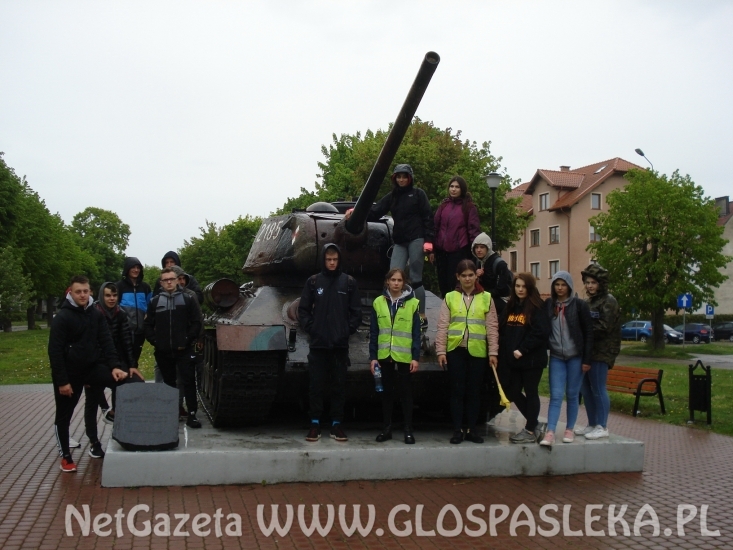 II mundurowa z ZSEiT na obozie szkoleniowym