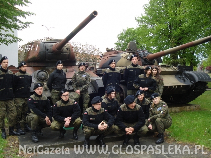 II mundurowa z ZSEiT na obozie szkoleniowym